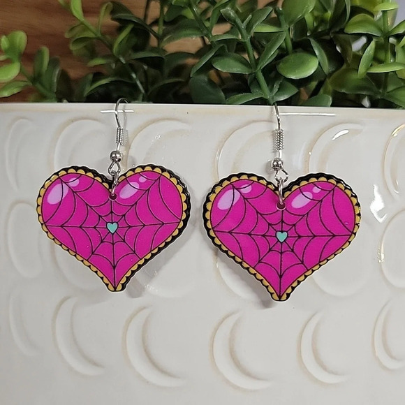 Goth Spiderweb Heart Drop Earrings - Picture 1 of 7